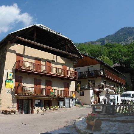Le Relais Des Vaudois Hotel Freissinieres Екстериор снимка