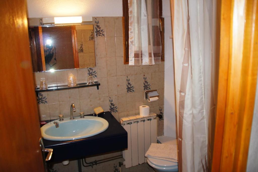Le Relais Des Vaudois Hotel Freissinieres Стая снимка